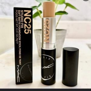New MAC Studio Fix Soft Matte Foundation Stick NC25